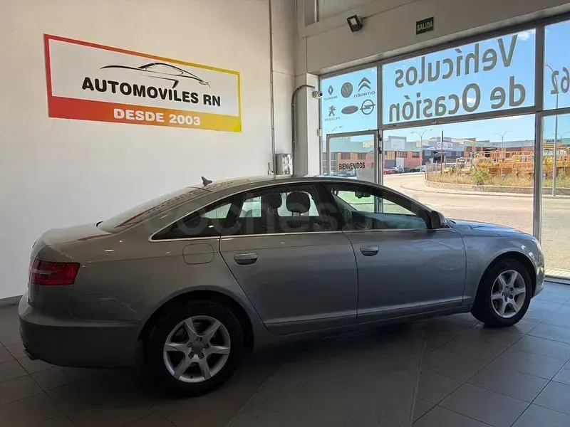 Usado Audi A6 170 CV (125 kW) 2010 Azul Berlina