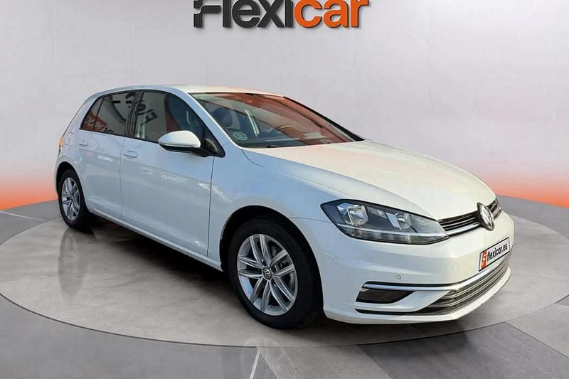 Blanco Usado 2019 VW Golf Advance Berlina | 15.490 € (Super precio) - Imagen 1/4