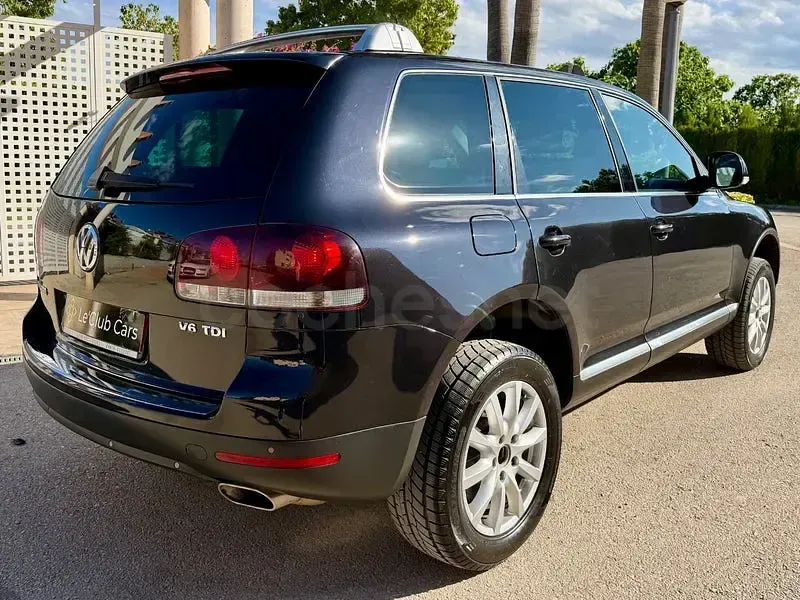 Usado VW Touareg 240 CV (176 kW) 2008 Negro SUV