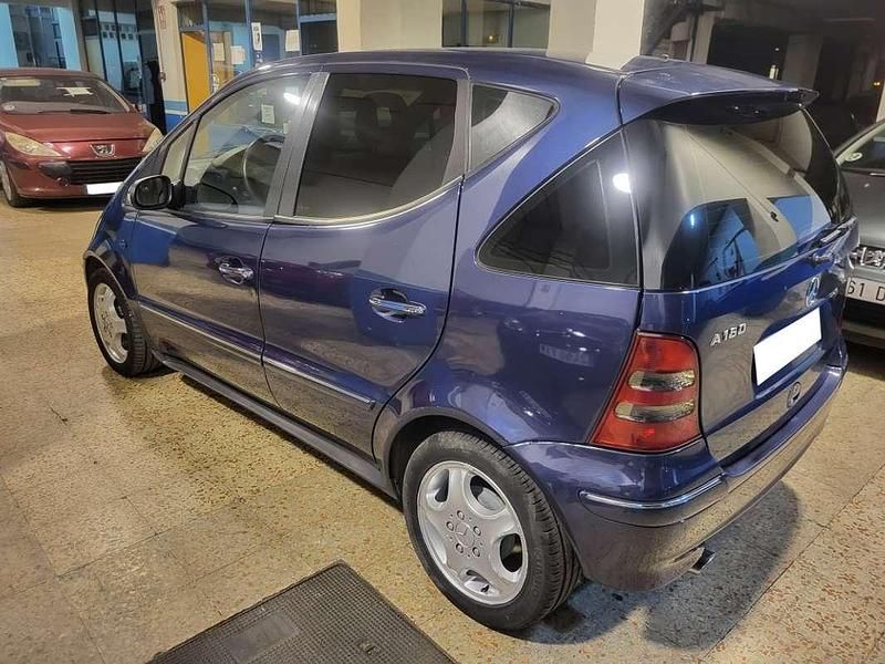 Usado Mercedes A160 102 CV (75 kW) 2004 Azul Utilitario
