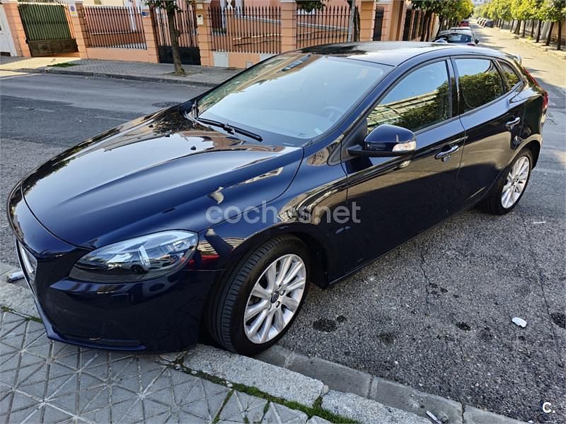Azul Usado 2016 Volvo V40 Momentum Familiar | 11.000 € (Precio justo) - Imagen 1/4