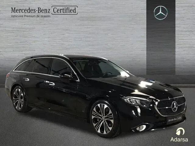 Usado Mercedes E300 313 CV (230 kW) 2025 Negro Familiar