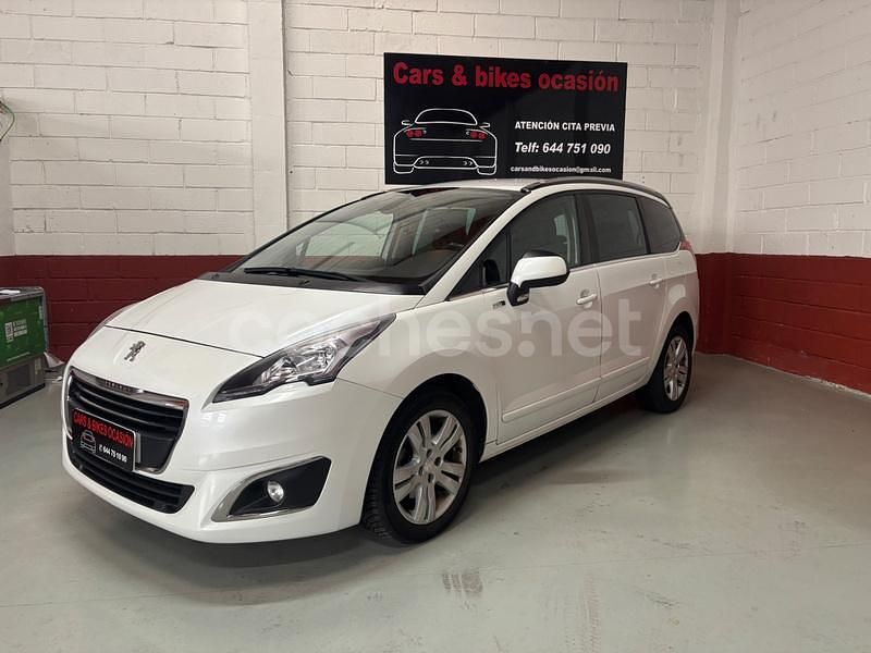 Usado Peugeot 5008 Allure 120 CV (88 kW) 2016 Blanco Monovolumen