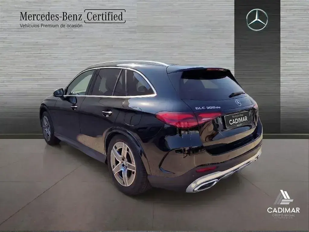 Nuevo Mercedes GLC300de 333 CV (244 kW) 2025 Negro SUV