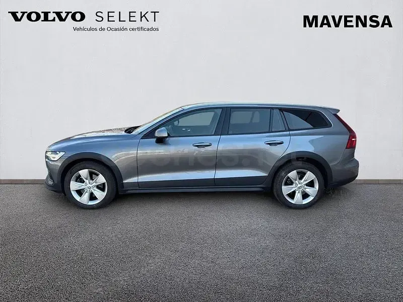 Usado Volvo V60 CC 197 CV (144 kW) 2021 Gris / plata Familiar