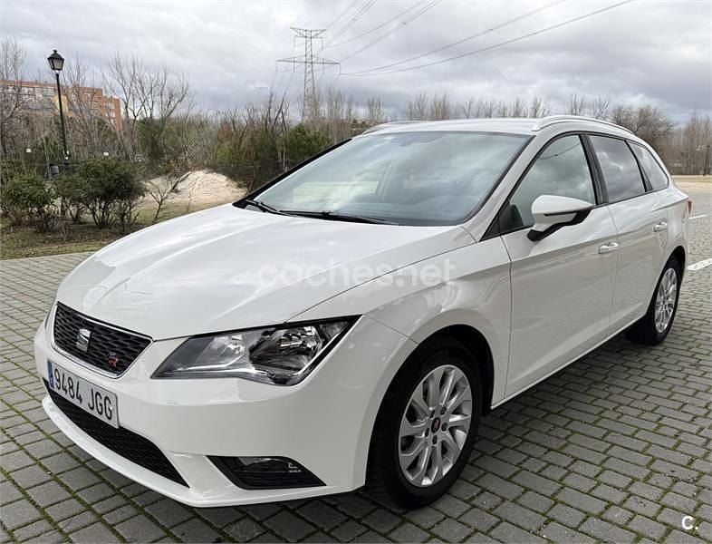 Blanco Usado 2015 Seat Leon ST Reference Familiar | 6995 € (Caro) - Imagen 1/4