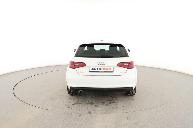 Usado Audi A3 Sportback Attraction 150 CV (110 kW) 2015 Blanco Utilitario