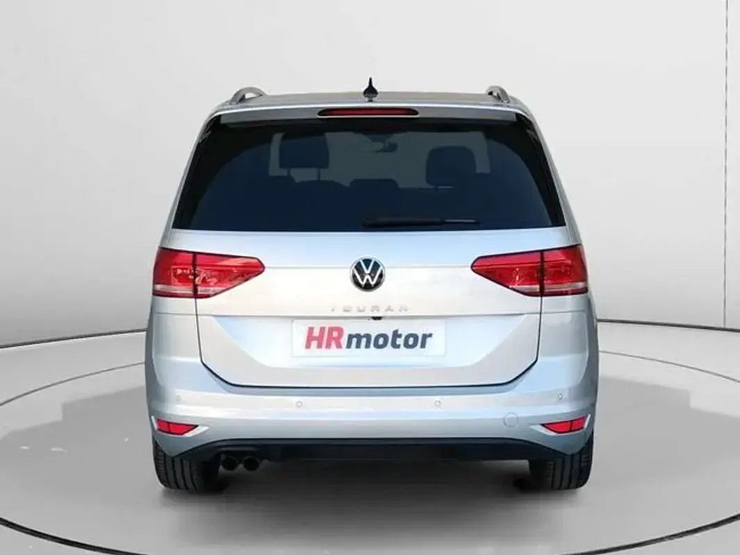 Usado VW Touran Advance 151 CV (111 kW) 2023 Gris Monovolumen