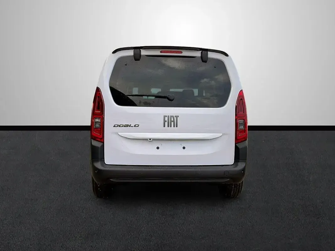 Usado Fiat Doblò Feel 101 CV (74 kW) 2024 Verde Monovolumen