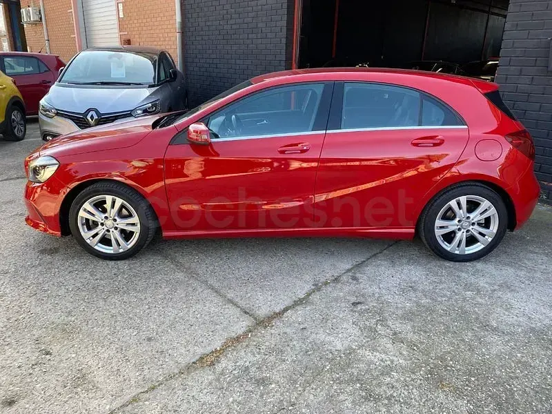 Usado Mercedes A200 Style 136 CV (100 kW) 2016 Rojo Berlina