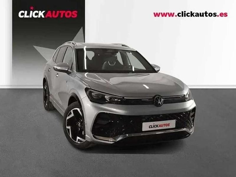 Usado VW Tiguan R-line 150 CV (110 kW) 2025 Plateado SUV