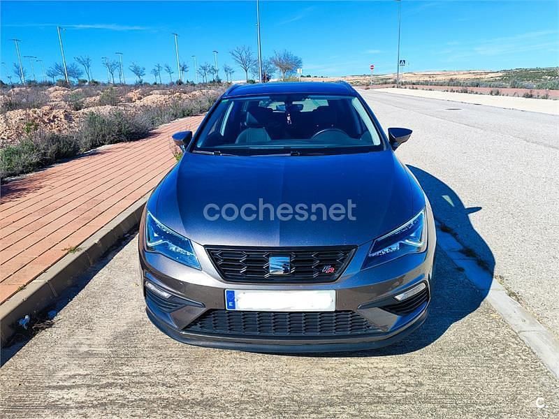 Usado Seat Leon ST FR 150 CV (110 kW) 2017 Gris / plata Familiar