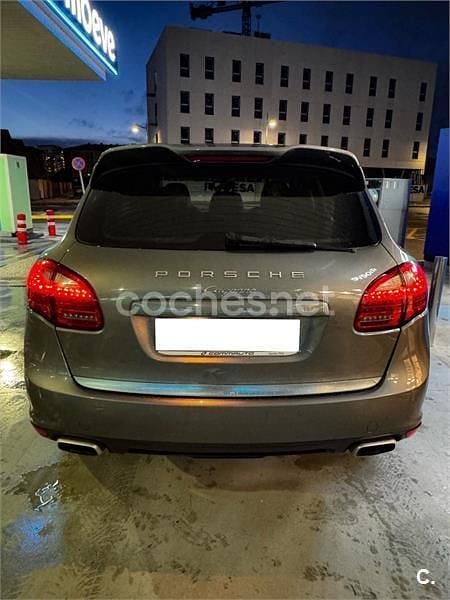 Usado Porsche Cayenne 245 CV (180 kW) 2013 Gris / plata SUV