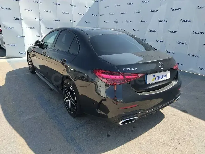 Usado Mercedes C200 163 CV (119 kW) 2022 Negro Berlina