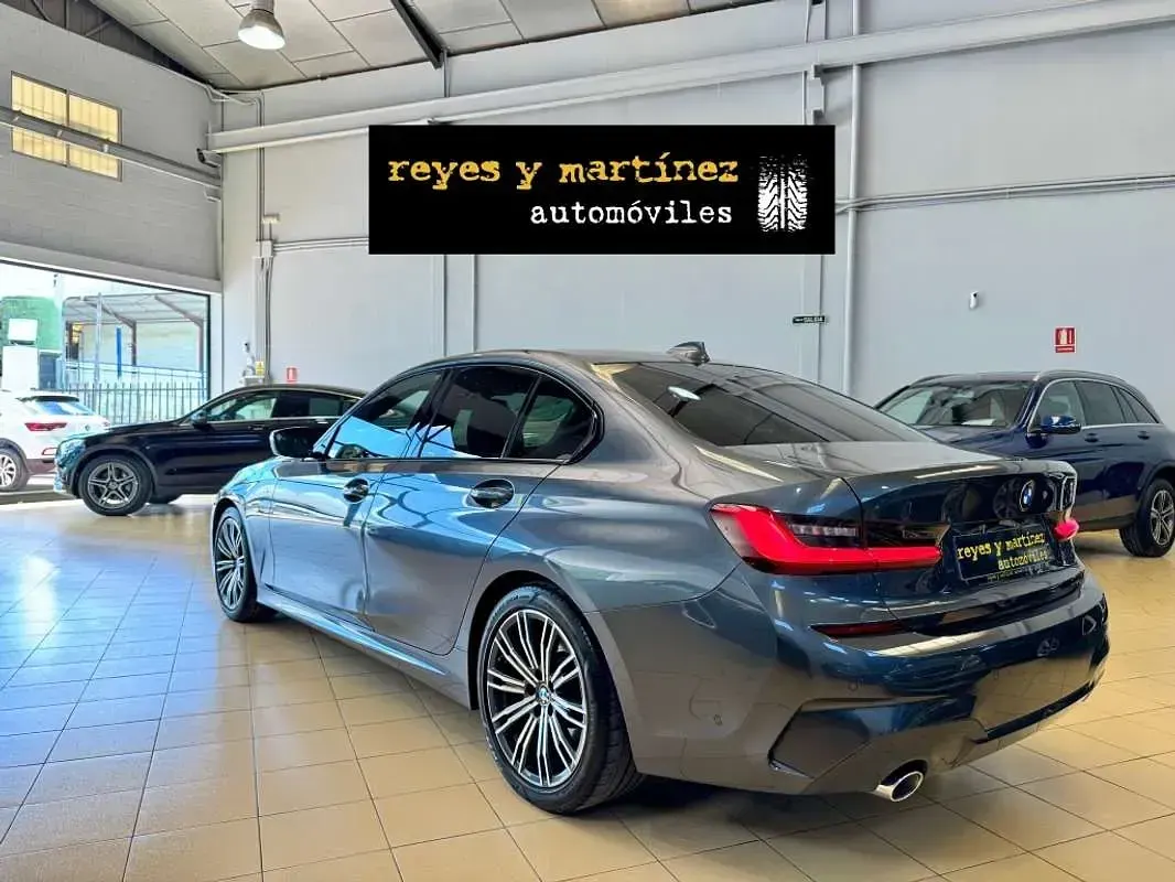 Usado BMW 318 Executive 150 CV (110 kW) 2020 Gris Berlina