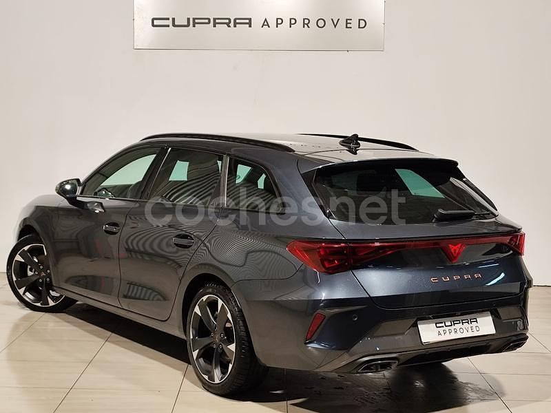 Usado Cupra Leon 150 CV (110 kW) 2024 Gris / plata Familiar