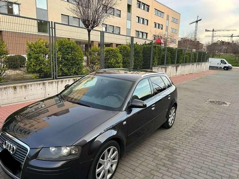 Usado Audi A3 Sportback Ambiente 140 CV (102 kW) 2007 Negro Utilitario
