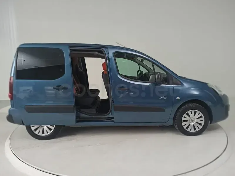 Usado Citroën Berlingo Feel 100 CV (73 kW) 2016 Azul Monovolumen