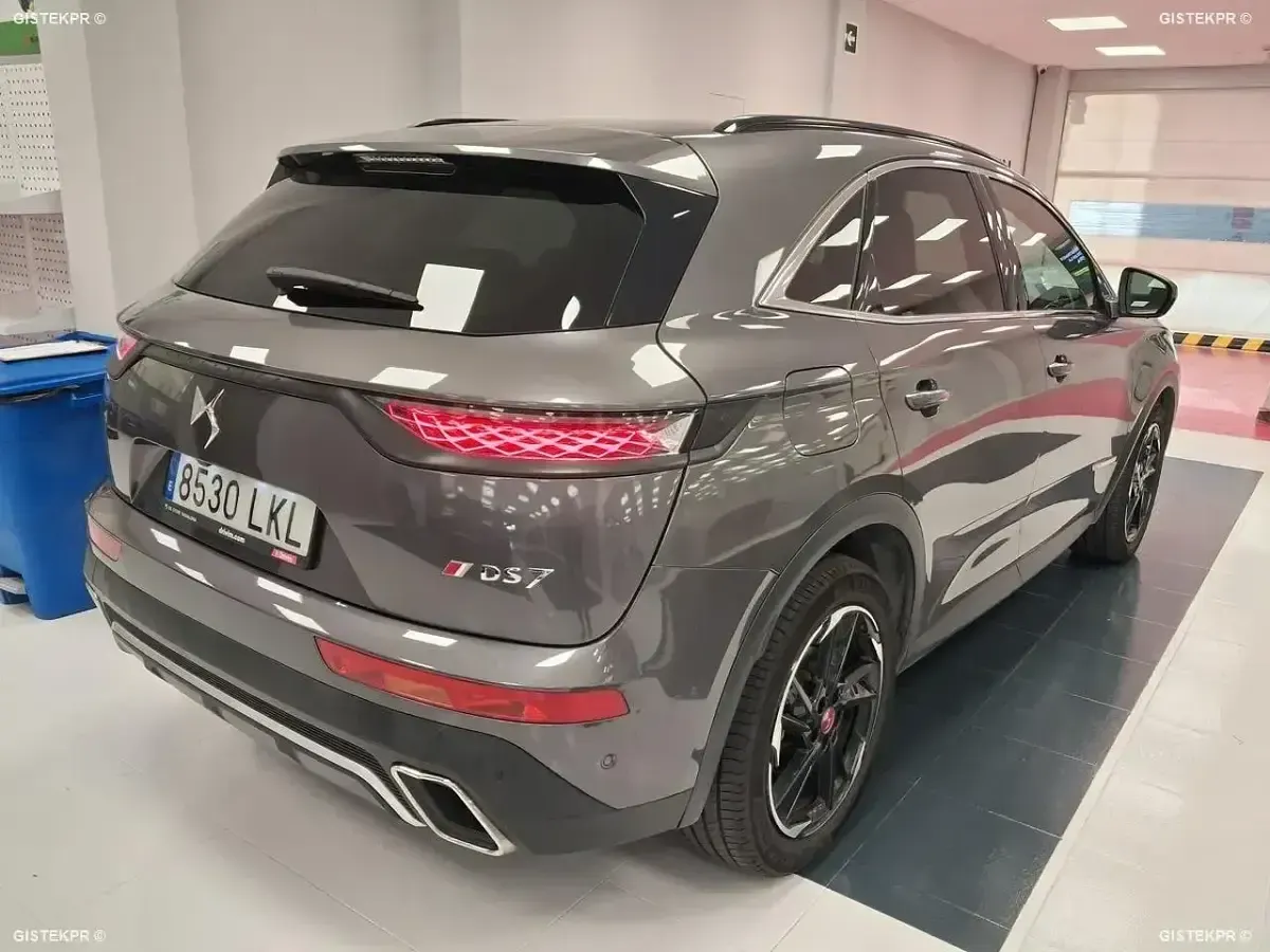 Usado DS Automobiles DS7 Crossback Performance 180 CV (132 kW) 2020 Gris / plata SUV