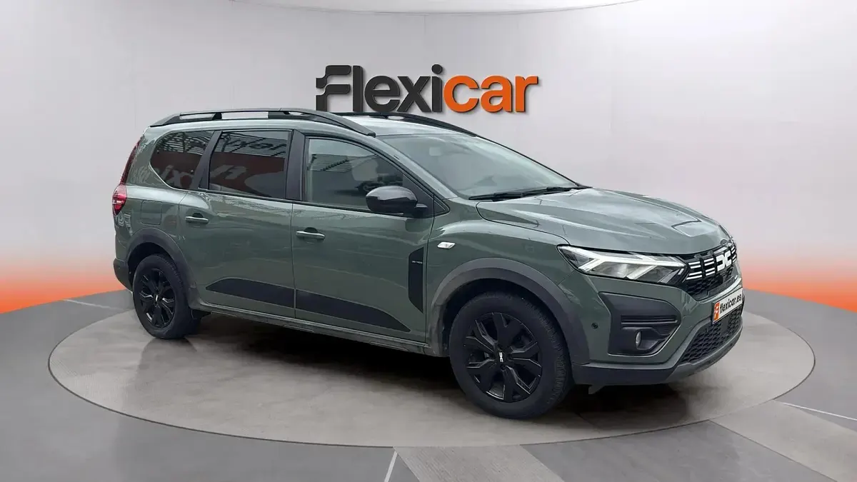 Usado Dacia Jogger Expression 101 CV (74 kW) 2023 Verde Monovolumen