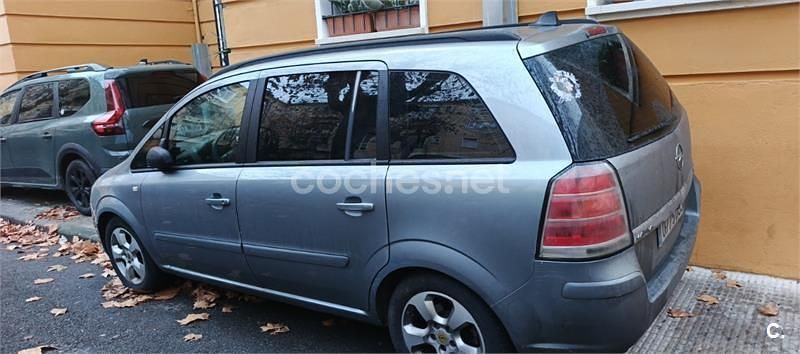 Usado Opel Zafira Cosmo 120 CV (88 kW) 2005 Gris / plata Monovolumen