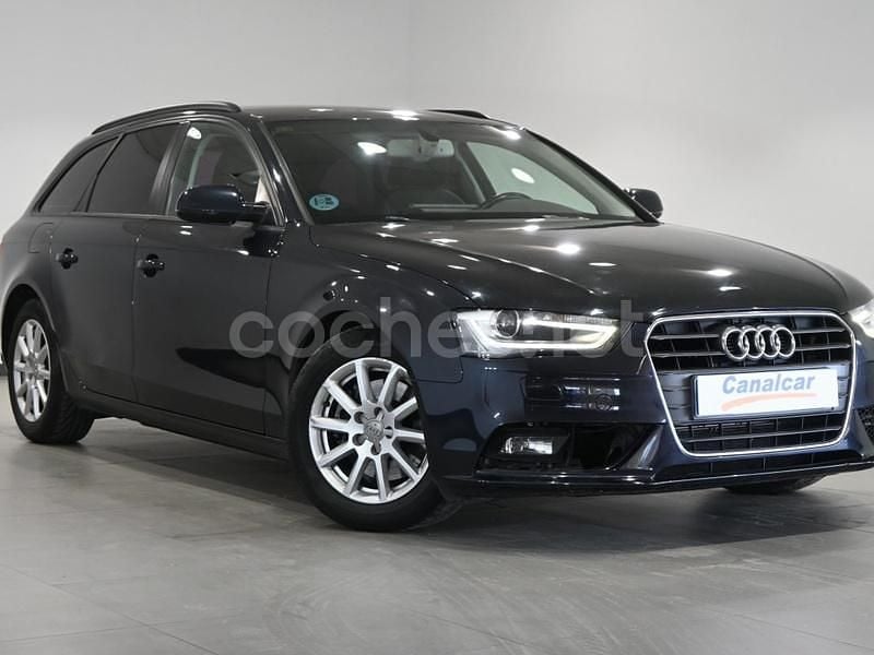 Usado Audi A4 136 CV (100 kW) 2015 Azul Familiar
