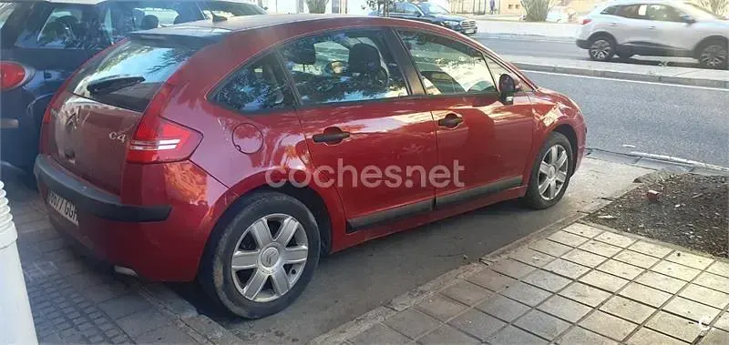 Usado Citroën C4 92 CV (67 kW) 2008 Granate Berlina