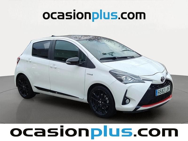 Usado Toyota Yaris Hybrid Sport 100 CV (73 kW) 2019 Blanco