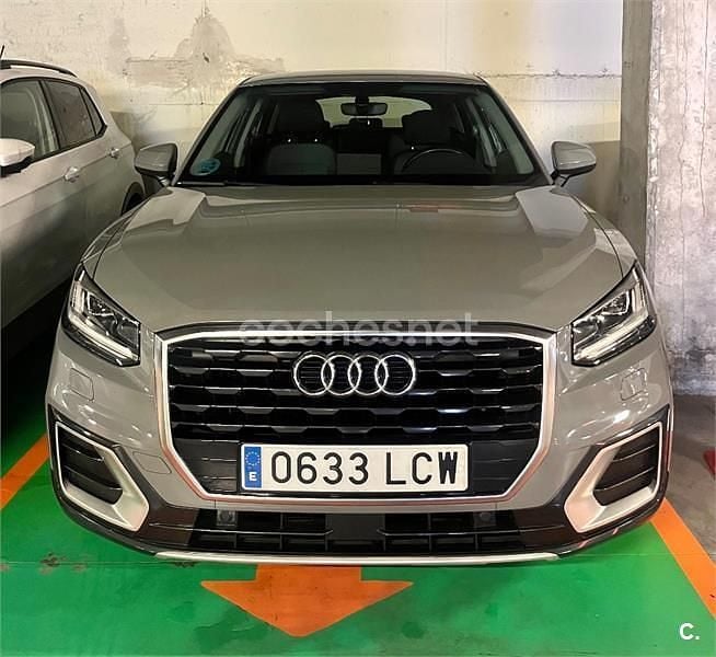 Usado Audi Q2 Design 116 CV (85 kW) 2019 Gris / plata SUV