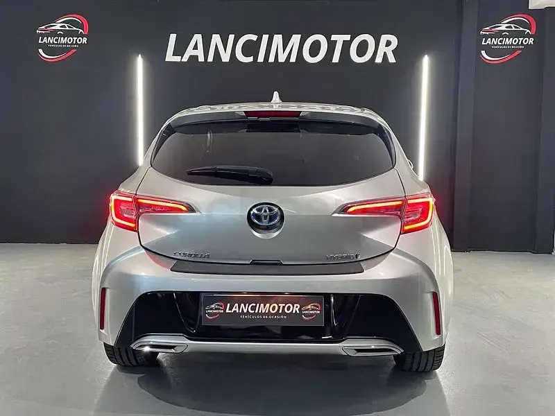 Usado Toyota Corolla Advance 184 CV (135 kW) 2021 Gris / plata Berlina