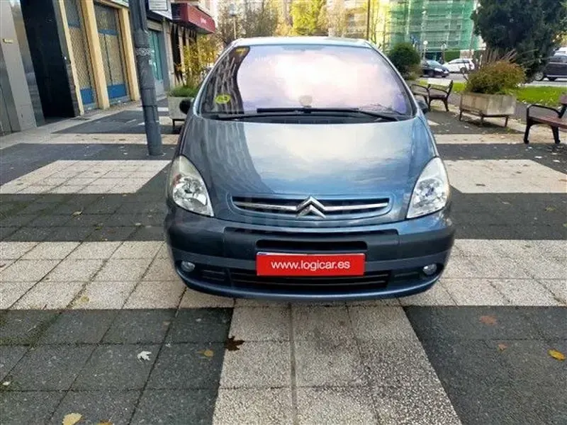 Usado Citroën Xsara Picasso Exclusive 110 CV (80 kW) 2006 Gris / plata Monovolumen
