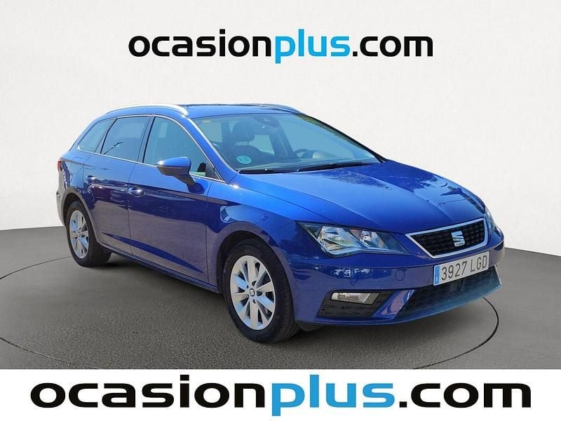 Usado Seat Leon Style 130 CV (95 kW) 2020 Azul Familiar