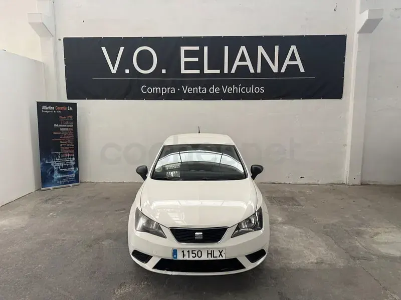 Usado Seat Ibiza Reference 75 CV (55 kW) 2014 Blanco Berlina