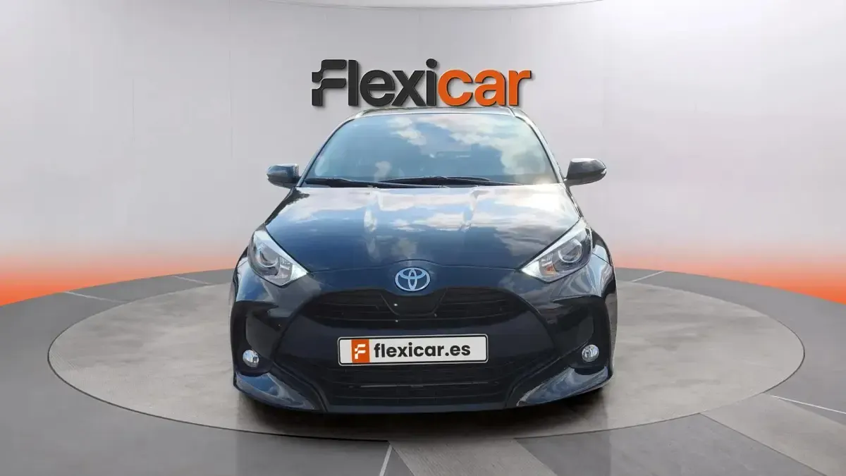 Usado Toyota Yaris Hybrid Active 116 CV (85 kW) 2025 Negro Berlina