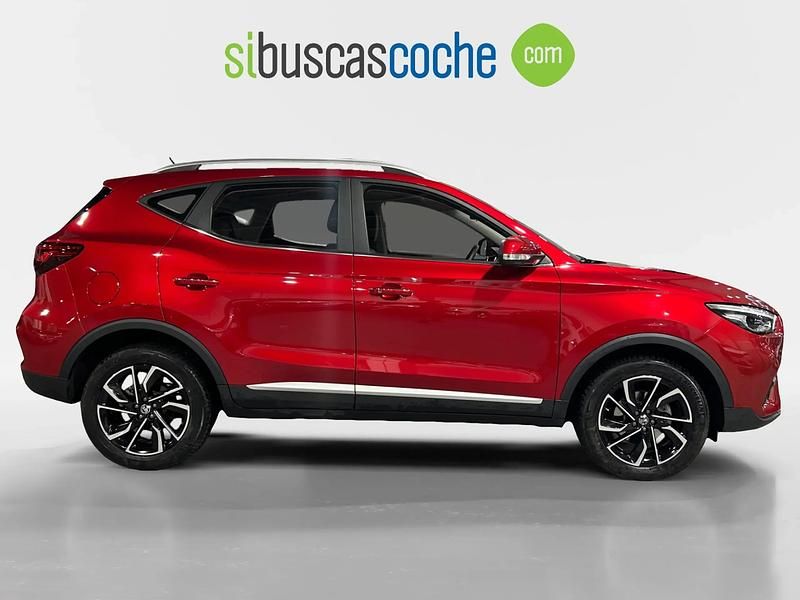 Usado MG ZS Luxury 111 CV (81 kW) 2024 Rojo