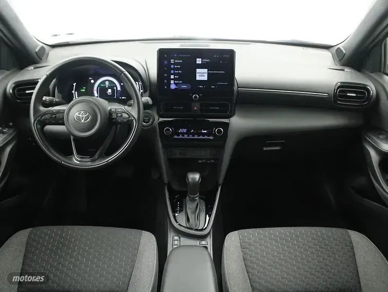 Usado Toyota Yaris Cross Active 116 CV (85 kW) 2025 Blanco SUV