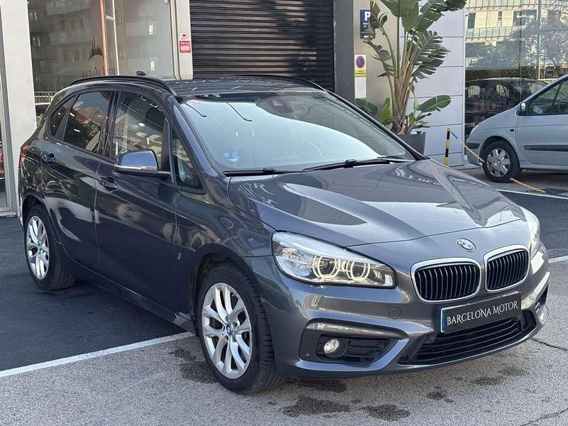 Usado BMW 225 Active Tourer iPerformance 224 CV (164 kW) 2017 Gris / plata Monovolumen