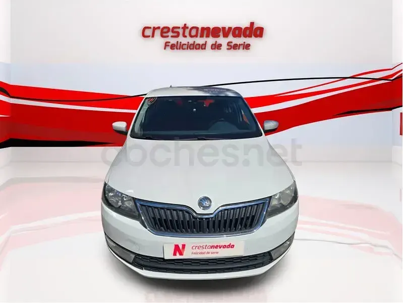 Usado Skoda Rapid Active 90 CV (66 kW) 2015 Blanco Utilitario