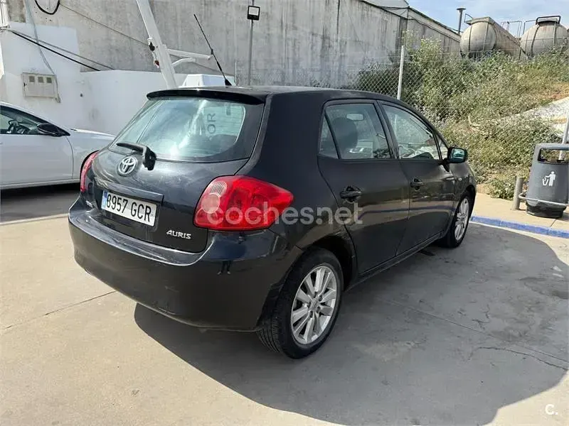 Usado Toyota Auris Luna 124 CV (91 kW) 2008 Negro Utilitario