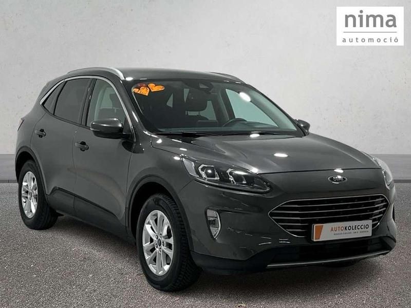 Usado Ford Kuga Titanium 226 CV (166 kW) 2021 Gris SUV