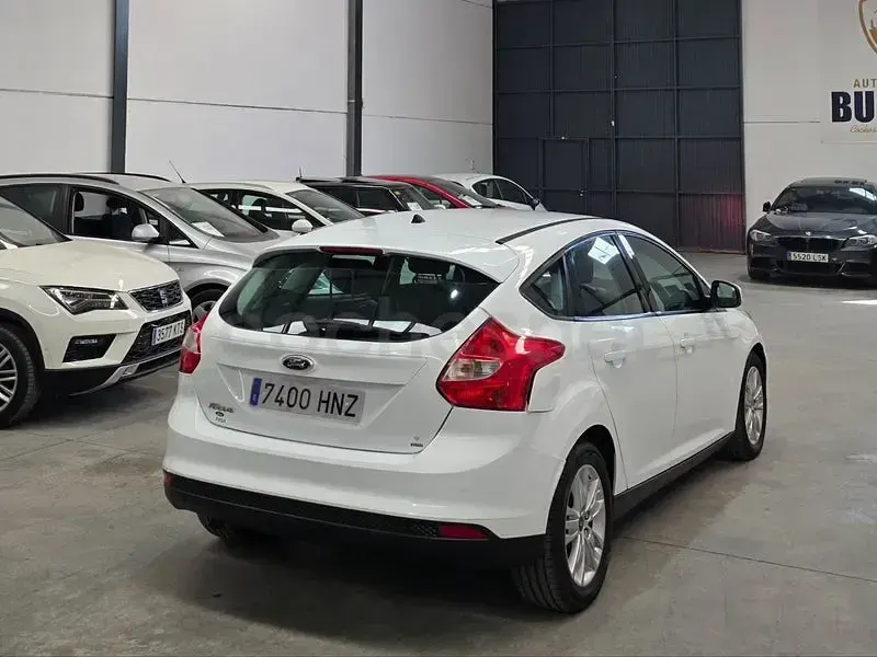Usado Ford Focus Titanium 115 CV (84 kW) 2013 Blanco Berlina