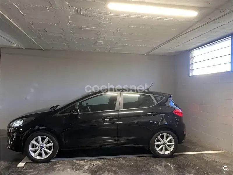 Usado Ford Fiesta Trend 75 CV (55 kW) 2021 Negro Utilitario