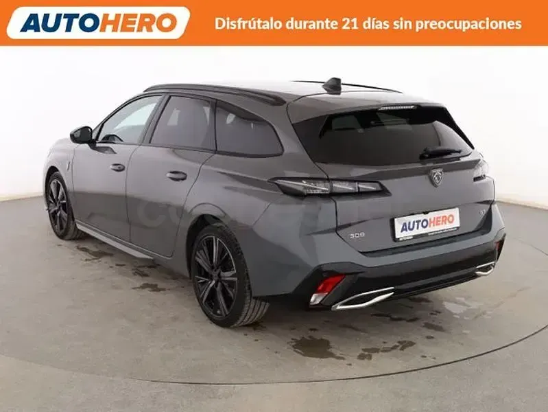 Usado Peugeot 308 SW GT 130 CV (95 kW) 2023 Gris / plata Familiar