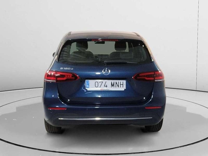 Usado Mercedes B180 116 CV (85 kW) 2019 Azul Monovolumen