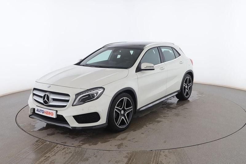 Usado Mercedes GLA220 AMG line 177 CV (130 kW) 2017 Blanco SUV