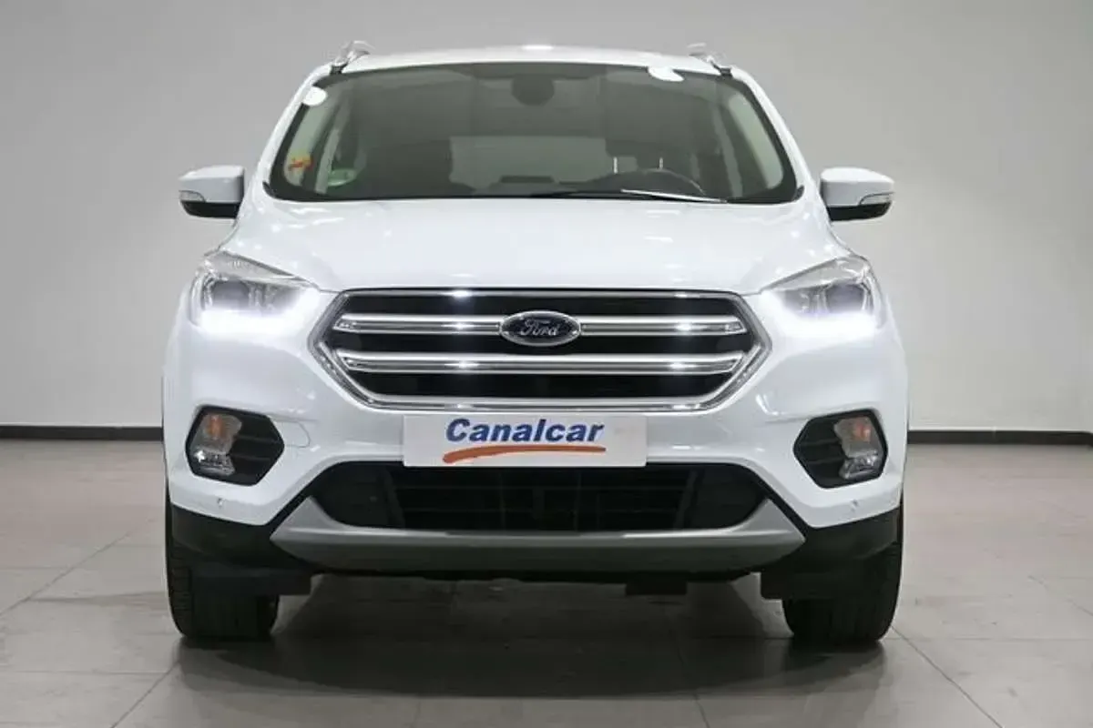 Usado Ford Kuga Trend+ 120 CV (88 kW) 2018 Azul SUV