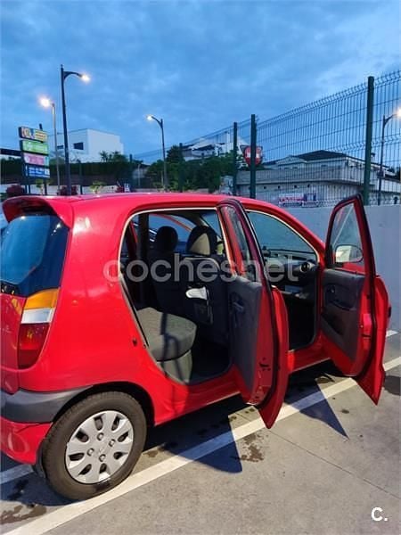 Usado Hyundai Atos GLS 55 CV (40 kW) 2000 Rojo Utilitario