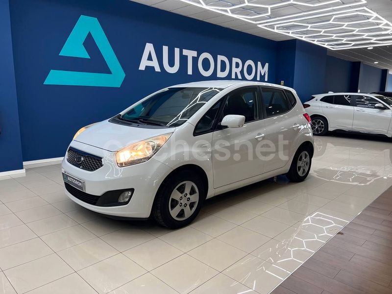 Blanco Usado 2010 Kia Venga Utilitario | 6990 € (Precio justo) - Imagen 1/4