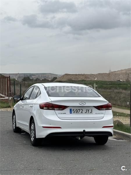 Blanco Usado 2017 Hyundai Elantra Berlina | 10.400 € - Imagen 1/4