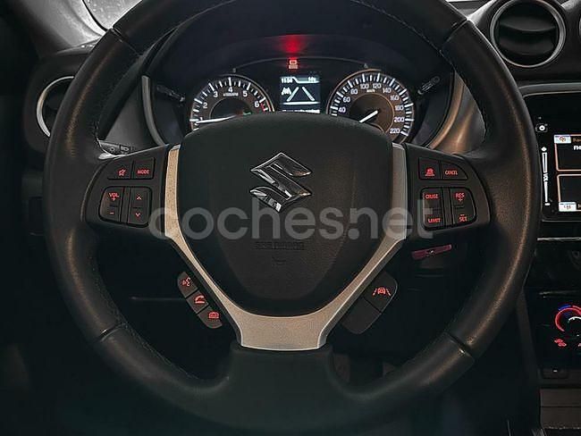 Usado Suzuki Vitara 129 CV (94 kW) 2023 Rojo SUV